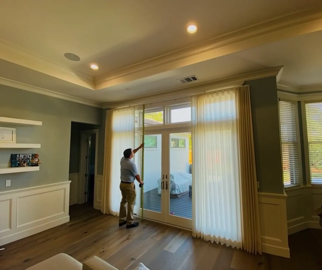 Alro installer completing a window covering installation